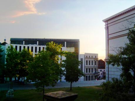 Sommerabend am Universitätsplatz in Halle - Wolfgang Bergter - Array auf Array - Array - 